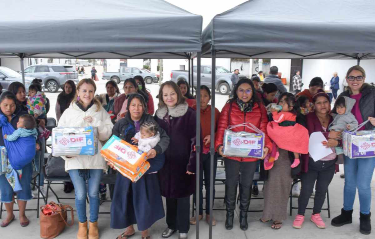 Entregan pañales a familias vulnerables en San Cristóbal