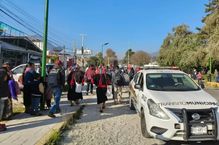 Protección Civil y Tránsito Municipal brindan resguardo a procesión 