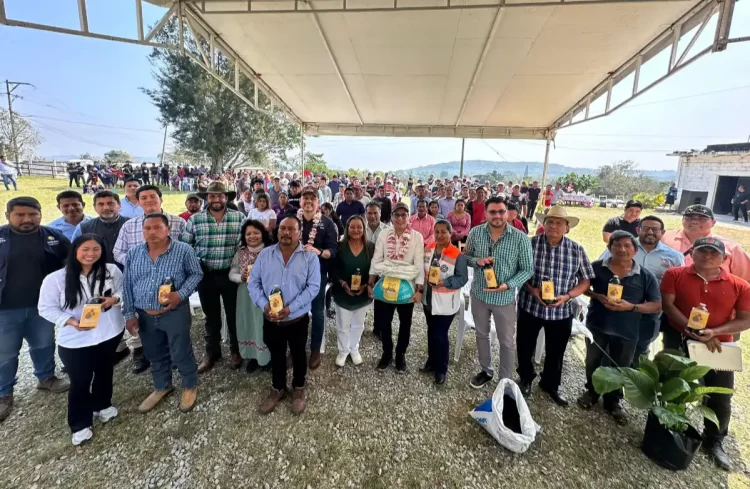 Promueven elaboración de lombricomposta en comunidades rurales de Berriozábal