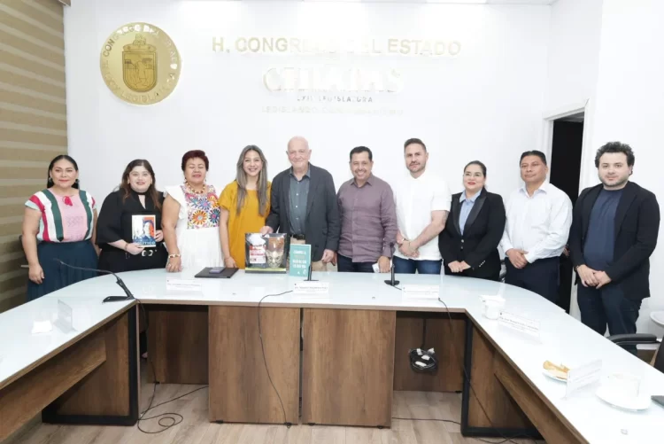 Analizan el tema: “Democracia y las instituciones contemporáneas”