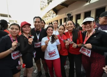 Eduardo Ramírez participa en carrera con causa “Para el amor no hay obstáculos”, en Tapachula