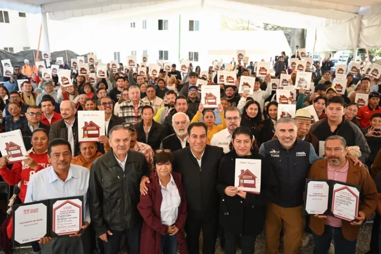 Eduardo Ramírez agradece a la presidenta por la entrega de viviendas a familias de Chiapas