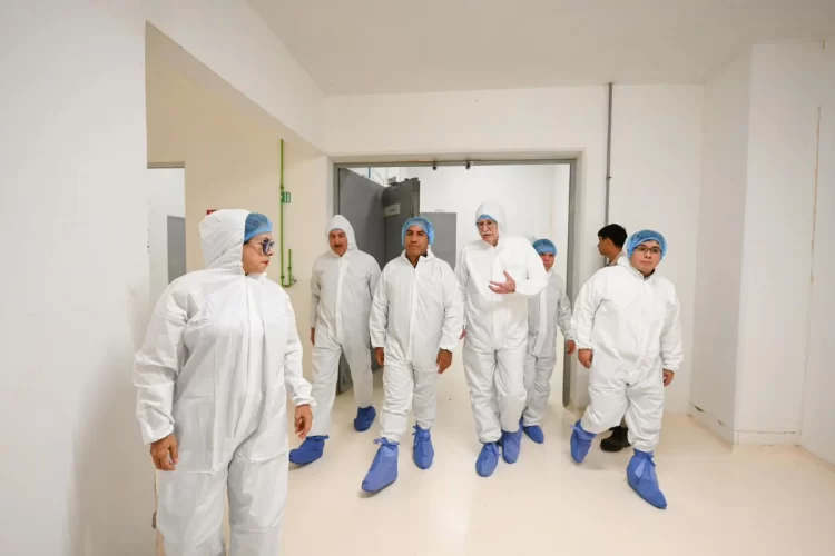 Eduardo Ramírez y Julio Berdegué supervisan avances de la Planta Moscamed en Metapa de Domínguez