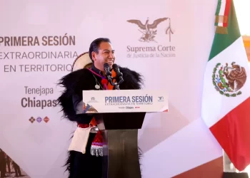 Eduardo Ramírez Aguilar y Juan Carlos Moreno Guillén atestiguan sesión histórica de la SCJN en Tenejapa