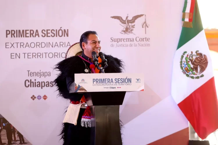 Eduardo Ramírez Aguilar y Juan Carlos Moreno Guillén atestiguan sesión histórica de la SCJN en Tenejapa