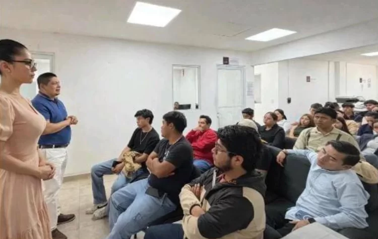 Órgano Interno de Control de la FGE recibe a estudiantes de Derecho de la Unich