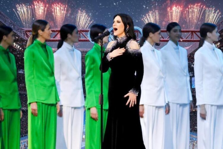 Laura Pausini sorprende con homenaje a Giorgio Armani en Juegos Olímpicos de Invierno 2026
