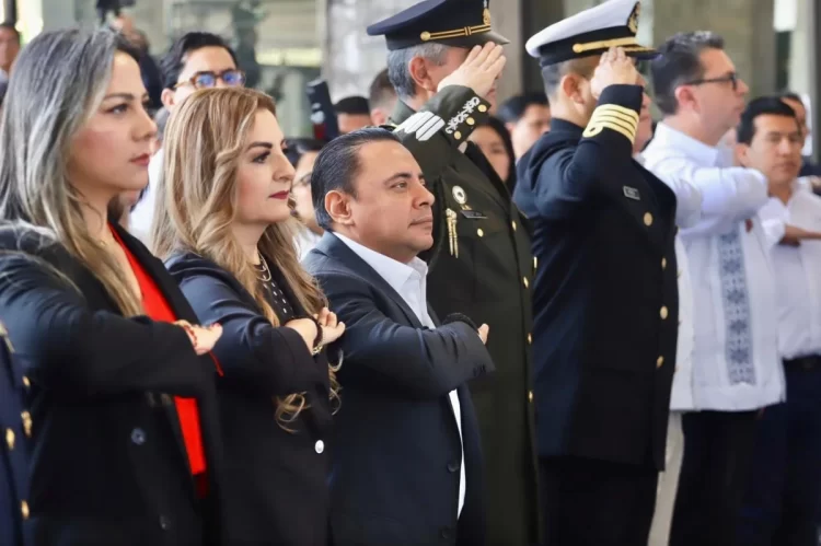 Sobre la Constitución nada, bajo la Constitución todo: JCMG