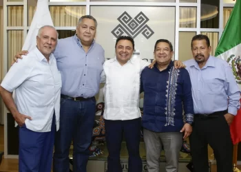 Juan Carlos Moreno Guillén sostiene reunión con notarios chiapanecos