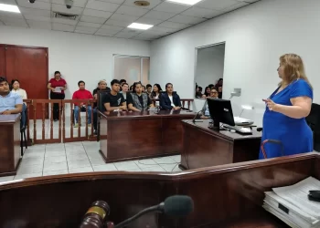 Poder Judicial recibe en visita guiada a estudiantes de la Unich