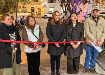 Reabren cafetería del kiosco del parque central, símbolo del corazón de San Cristóbal