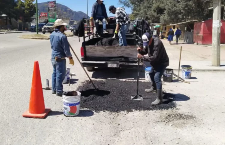 Ayuntamiento de San Cristóbal refuerza programa permanente de bacheo en vialidades estratégicas