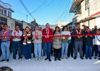 Inaugura Fabiola Ricci calles en la colonia Insurgente