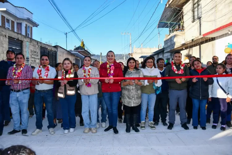 Inaugura Fabiola Ricci calles en la colonia Insurgente