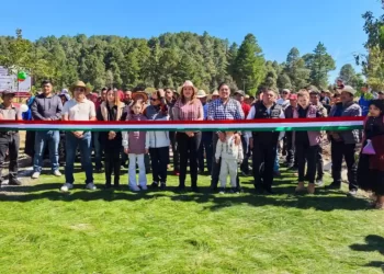Impulsa Ayuntamiento desarrollo comunitario con nueva carretera en comunidad Dos Lagunas