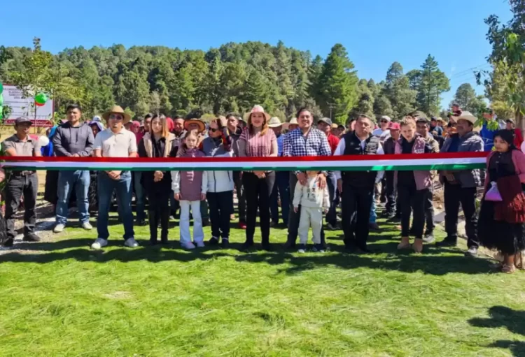 Impulsa Ayuntamiento desarrollo comunitario con nueva carretera en comunidad Dos Lagunas