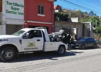 Tránsito Municipal refuerza los operativos contra estacionamiento indebido en vialidades de SCLC
