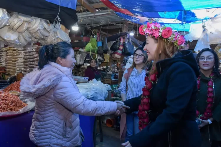 Durante recorrido en Merposur, Fabiola Ricci refrenda respaldo a locatarios