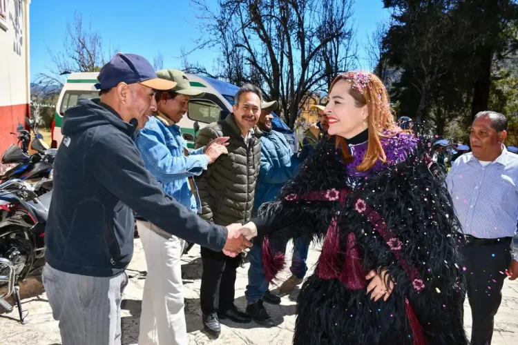 Fabiola Ricci realiza visita histórica a San Felipe Ecatepec 