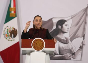 Sheinbaum pide no politizar el caso Carlos Manzo tras solicitud de alcaldesa de Uruapan