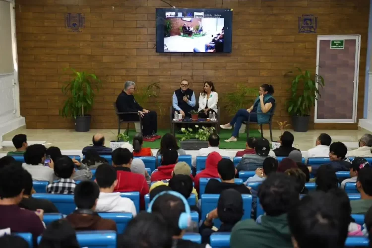 Dictan conferencia “Del aula al centro de datos: Oportunidades para jóvenes en Inteligencia Artificial”