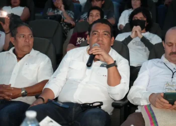 Presenta Aditech el libro “Desafiando límites” en el Planetario Tuxtla