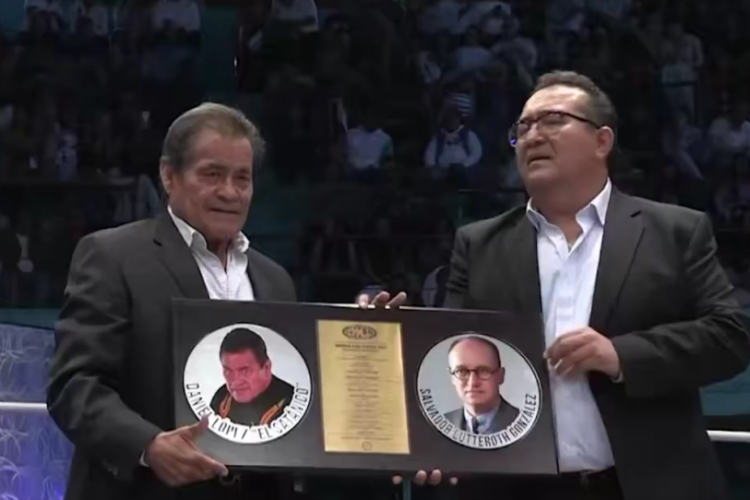 Arena Puebla rinde tributo a El Satánico, quien fue su luchador más taquillero