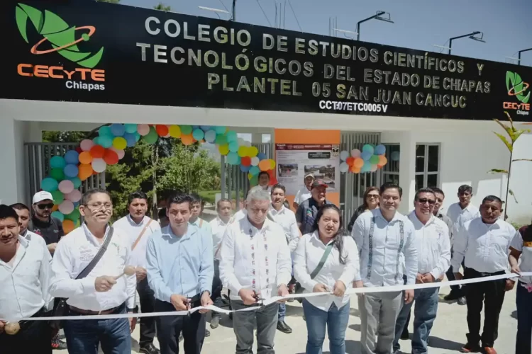 Impulsan educación con nuevas aulas en el Cecyt 05 San Juan Cancuc