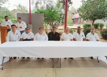 Egresados del Cecyt 26 La Libertad reciben título como Técnicos Profesionales