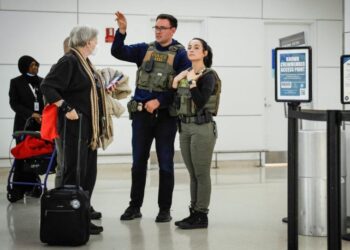 Congreso de Estados Unidos sin acuerdo para resolver crisis en aeropuertos