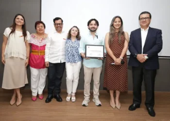 Presentan en Congreso el documental “Who is Charlie?”