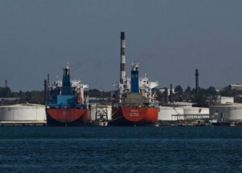 Crisis energética en Cuba: negocios privados importan gasolina para sobrevivir