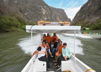 Eduardo Ramírez supervisa limpieza del Cañón del Sumidero 