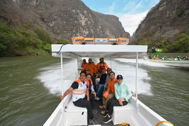 Eduardo Ramírez supervisa limpieza del Cañón del Sumidero 