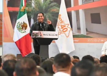 Asiste Eduardo Ramírez a la inauguración del Hotel del Maestro de la Sección 40, en Tuxtla Gutiérrez