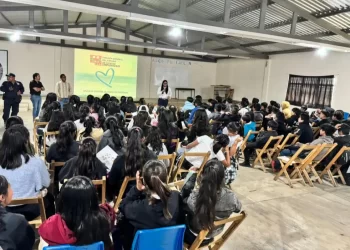 En San Juan Cancuc y Larráinzar, FGE imparte pláticas para prevenir la trata de personas