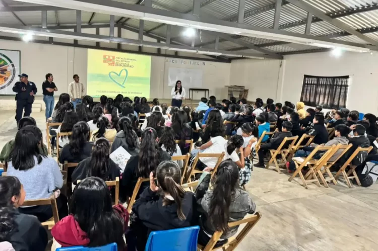 En San Juan Cancuc y Larráinzar, FGE imparte pláticas para prevenir la trata de personas