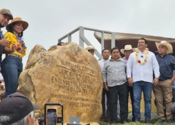 Con marimba, baile y pozol, festejan la creación de la jícara más grande de Chiapas