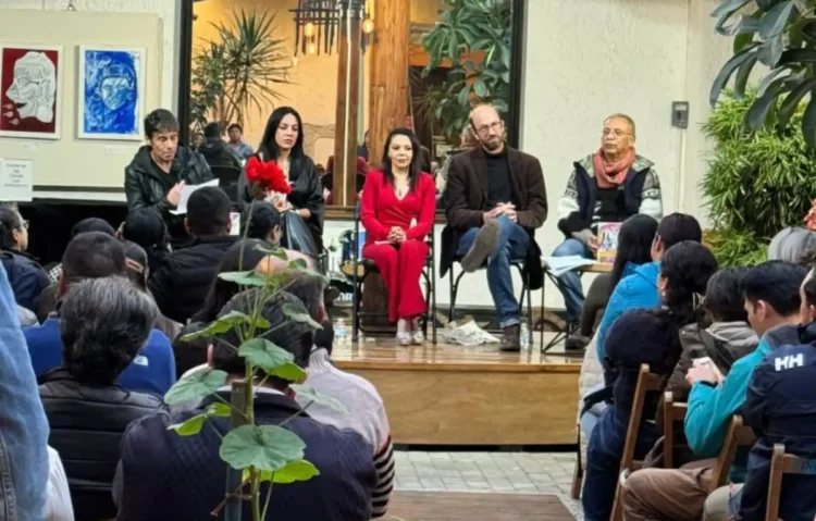 Presentan obra literaria en el Archivo Histórico Municipal de San Cristóbal