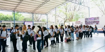 Refuerzan seguridad de estudiantes con dispositivos “Mujer Segura” en Cobach