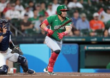 México rompe el maleficio y abre el Clásico Mundial con triunfo