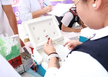 Pide SS aplicar segunda dosis de sarampión para completar esquema de protección