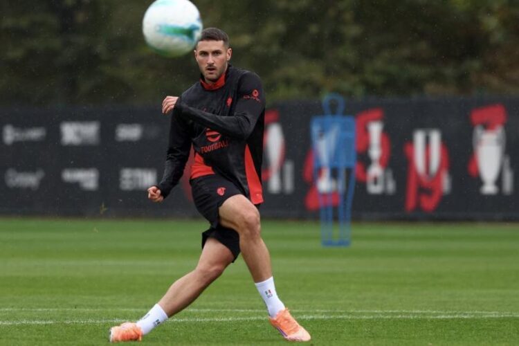 ¡Ilusión total! Santi Gimenez presume su recuperación; ya entrena con el Milan