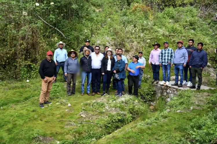 Encabeza Fabiola Ricci acuerdo histórico por el agua entre comunidades y barrios de San Cristóbal