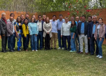 Fortalece Ayuntamiento alianza con el magisterio