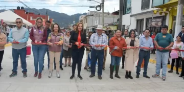 Inauguran rehabilitación integral de la calle principal en la colonia Ciudad Real de SCLC