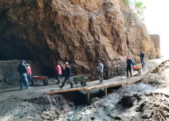 Refuerzan acciones preventivas en sumideros para proteger a San Cristóbal de inundaciones