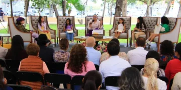 Luciérnagas iluminan la Secretaría de Educación