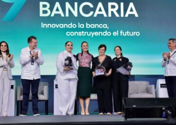 Celebra Claudia Sheinbaum compromiso de la Banca de incrementar créditos al sector privado