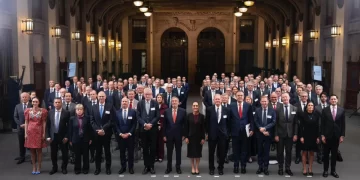 Claudia Sheinbaum recibe a más de 100 directores ejecutivos de empresas nórdicas en Palacio Nacional